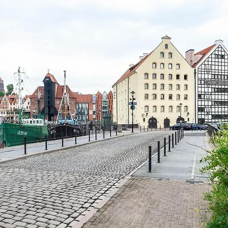 Apartment Old Town Szafarnia By Renters Gdansk